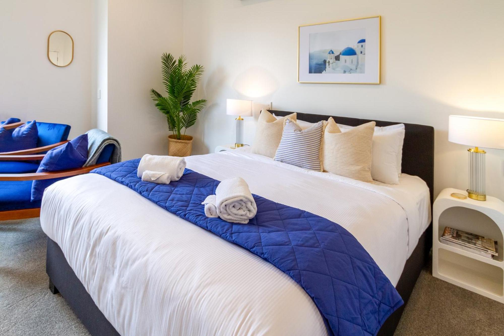 Central Christchurch Santorini Style 1Br Studio Εξωτερικό φωτογραφία
